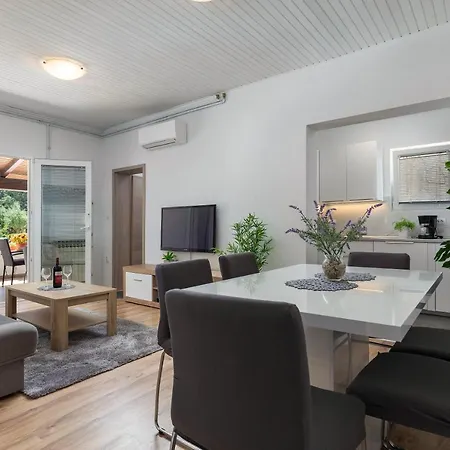 Elita Apartment *